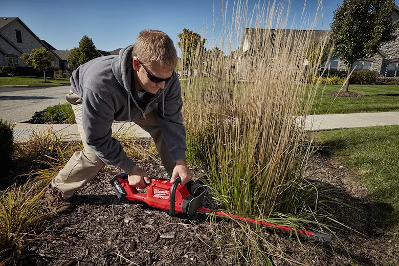 milwaukee hedge trimmer